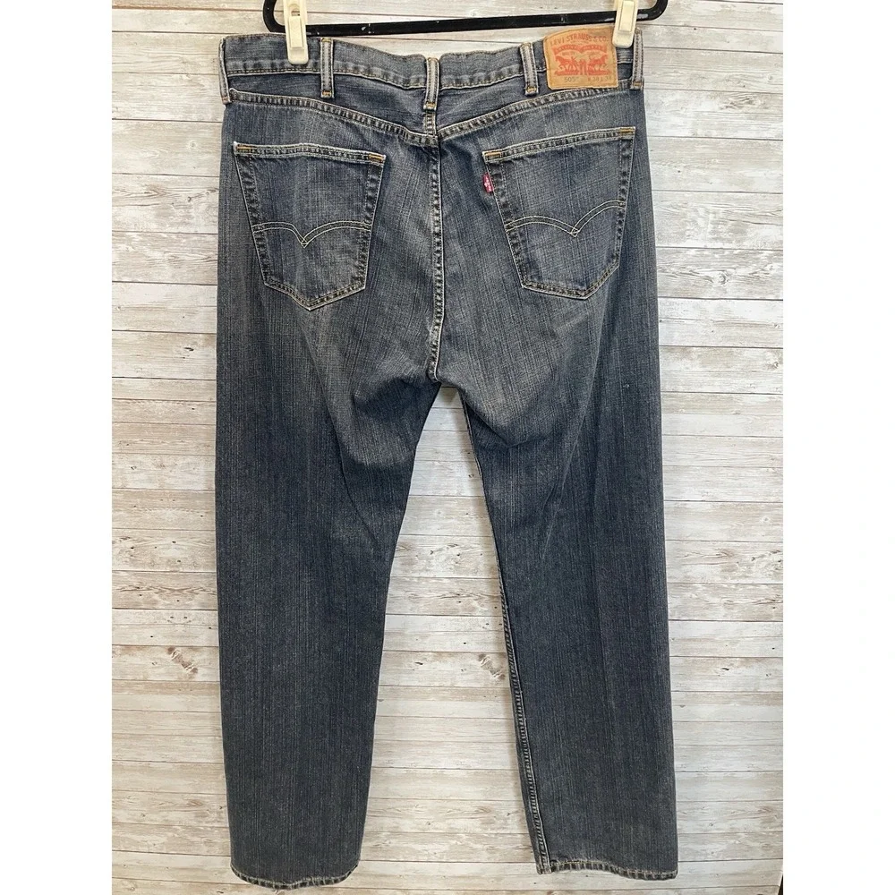 Levi's 505‎ Mens 38x34 Jeans Medium Wash Straight Leg Whiskering 100% Cotton